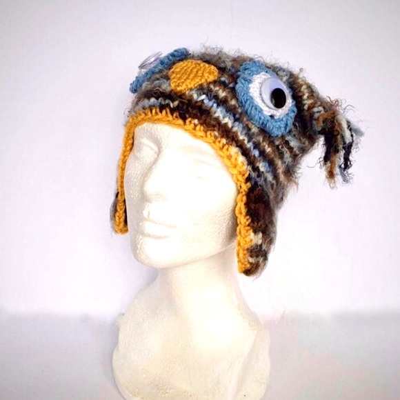 NWT Hand Knit Hoot Owl Childs Soft Beanie Hat with Googly Eyes Size 5-10 Years - Picture 9 of 10